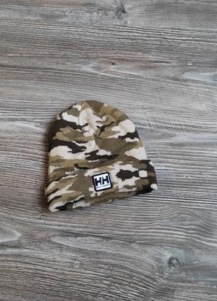 Зимняя камуфляжная шапка helly hansen k urban cuff beanie