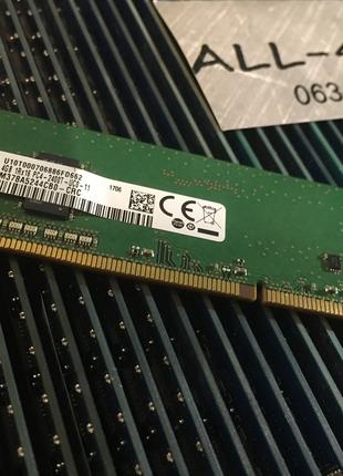 Оперативна пам`ять SAMSUNG DDR4 4GB DIMM 1.2V 1Rx8 PC4 - 2400T...