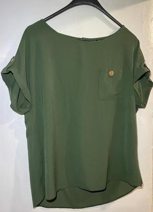 Жіноча блузка-футболка кольору хакі з кишеньою на грудях