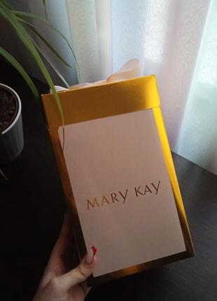 Коробка подарункова mary kay