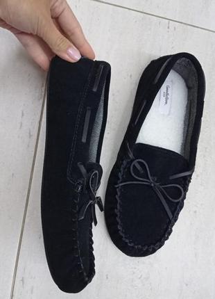 Черные замшевые туфли угги с мехом тренд 2022-23