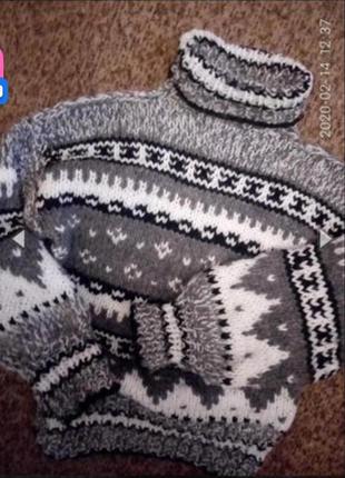 Теплий об'ємний светр із Закарпаття