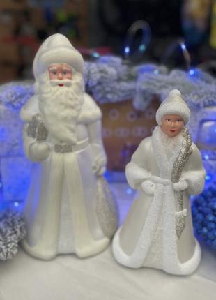 Новорічна фігура діда Мороза та Снігуроньки