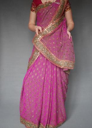 Сарі. індійський одяг