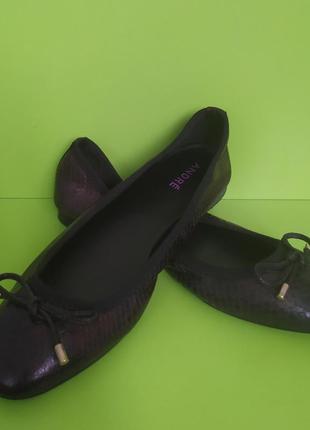 Кожаные коричневые туфли балетки под рептилию andre, 37