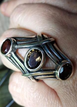 Прелестное серебрянное кольцо размер 18,5 новое