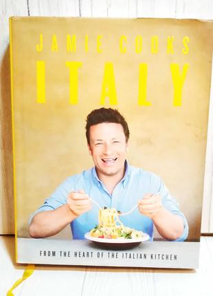 Кулинарная книга на английском  Jamie Cooks Italy