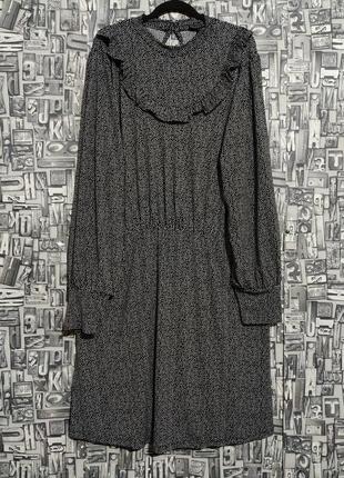 Нова еластична міді сукня великого розміру від simply be.