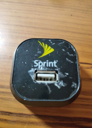Зарядное устройство USB (5V/1A)-Sprint