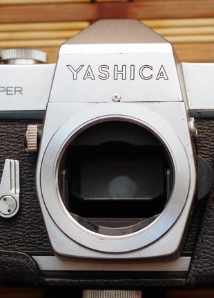 Фотоаппарат Yashica TL super + кофр м42