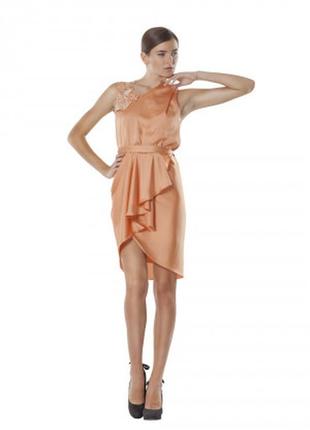 Коктейльне плаття з асиметричним вирізом горловини персик