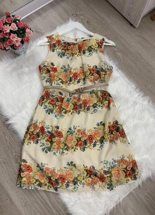 Шикарное шифоновое платье в цветы