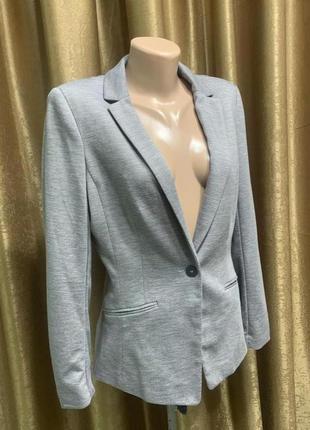 Пиджак женский H&M серого цвета Размер 38/ m