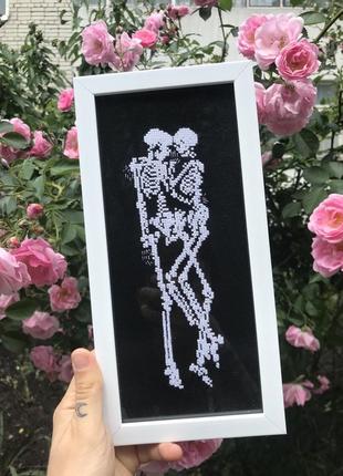 Вышитая картина "закрханы из петриковая"  ⁇  влюбленные скелеты