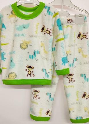 Салатово-молочная махровая пижама в размере 110