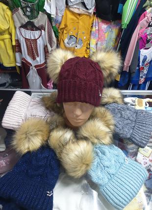 Зимняя теплая вязанная шапка для девочки флис меховые балобоны...