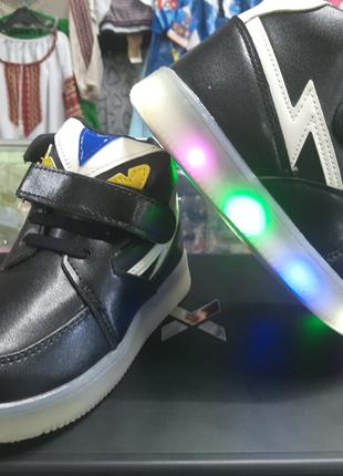 Демисезонные Высокие кроссовки кеды LED для мальчика размер 28 29