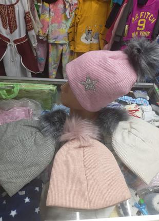 Зимова тепла в'язана шапка на синтепоні для дівчинки хутряний ...