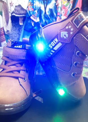Демисезонные LED ботинки с подсветкой для мальчика бежевые раз...