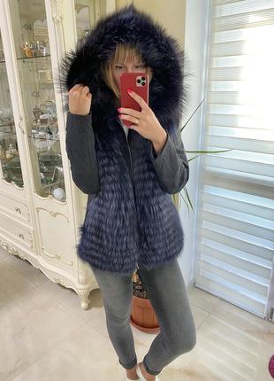 Женская курточка с мехом чернобурки