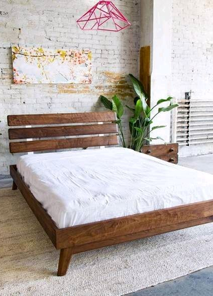 Продам ліжко з натурального дерева під любий розмір матрасу