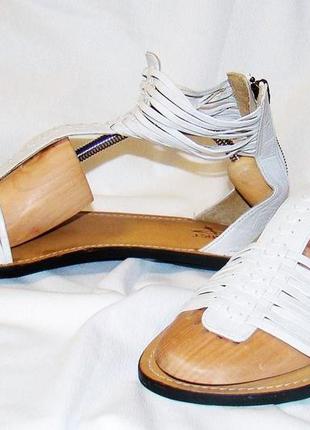 Сандалии женские кожаные белые j shoes