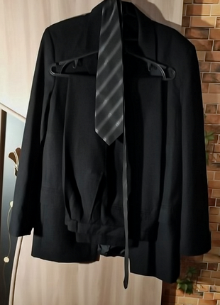 Мужской брючный костюм(брюки, пиджак) с галстуком