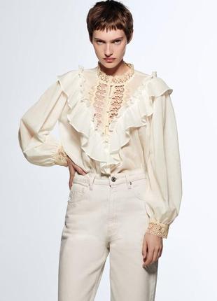 Блуза блузка з воланами і мереживом zara