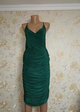 Платье ефектное зеленое сжатое