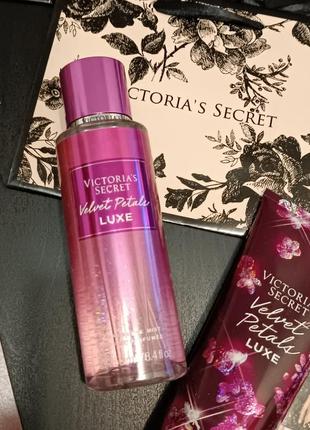 Парфюмированый спрей мист velvet petals luxe victoria's secret...