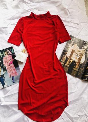Червоне плаття по фігурі missguided віскоза
