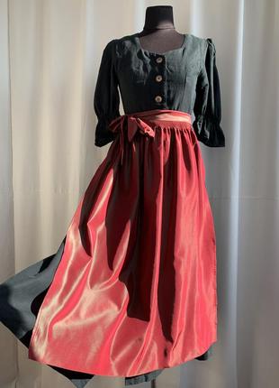 Вінтаж баварське альпійське лляне плаття-дирдаль із фартухом