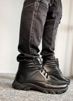 Чоловічі черевики на хутрі спортивні з натуральної шкіри зимові..