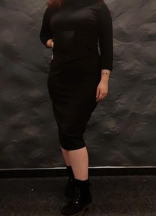 Черное деловое платье