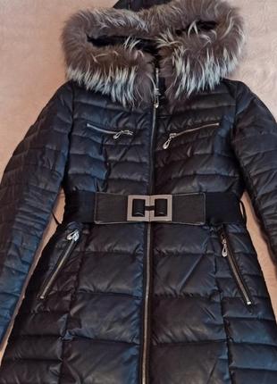 Продам зимове пальто (пуховик!!!)з натуральним хутром чорнобурки