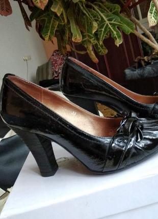 Шикарные туфли для золушки erisses.размер 33. лакированная кожа