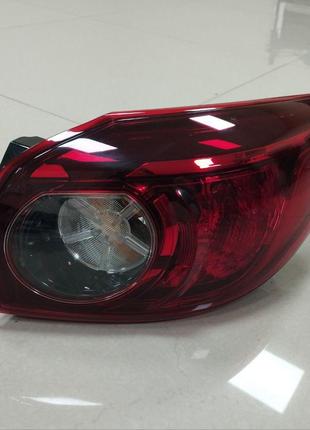 Фонарь задний правый внешний на Mazda 3 (5D) 2013г.- B45C51150...