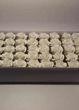 Белая роза lux-класса для создания роскошных неувядающих букет...