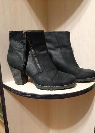 Сапожки clarks