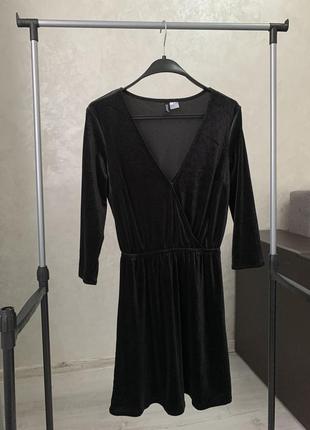 Черное бархатное велюровое платье