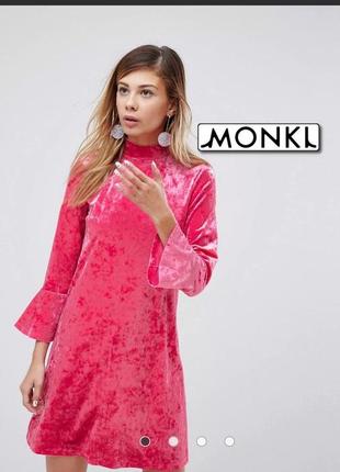 Monki яркое стильное платье фуксия мягкий бархат