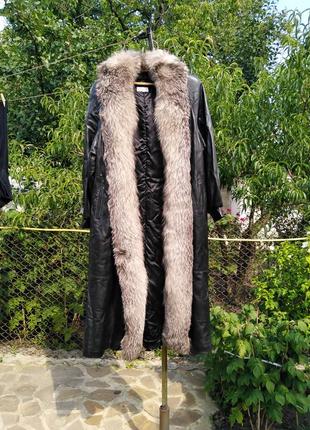 Кожаное пальто с мехом чернобурки