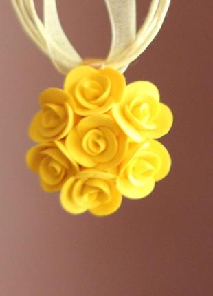 Желтый кулон ручной работы "желтые розы"