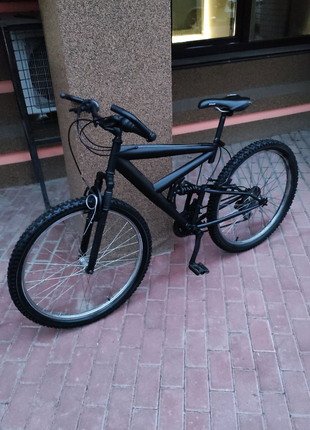 Продаю велосипед двухпідвіс , чорний