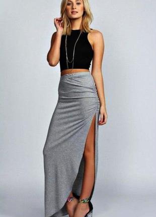 Крутая асимметричная юбка с распоришкой.