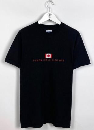 Винтажная футболка с нашивкой yukon girls kick ass