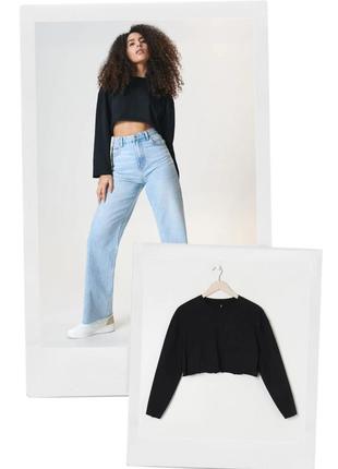 Черный укороченный кроп топ лонгслив oversize футболка на длин...