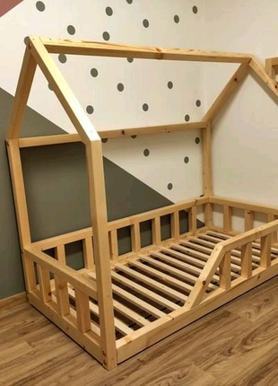 Ліжко будинок з натурального дерева