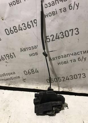 Замок двері передній правий F13178674 Audi A4 A6 C5 B5 VAG 2,5...