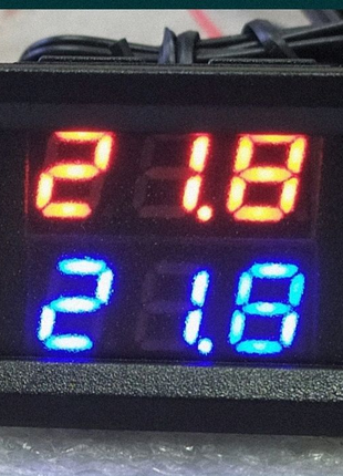 Подвійний термометр з LED дисплеєм і двома щупами - червоний сині